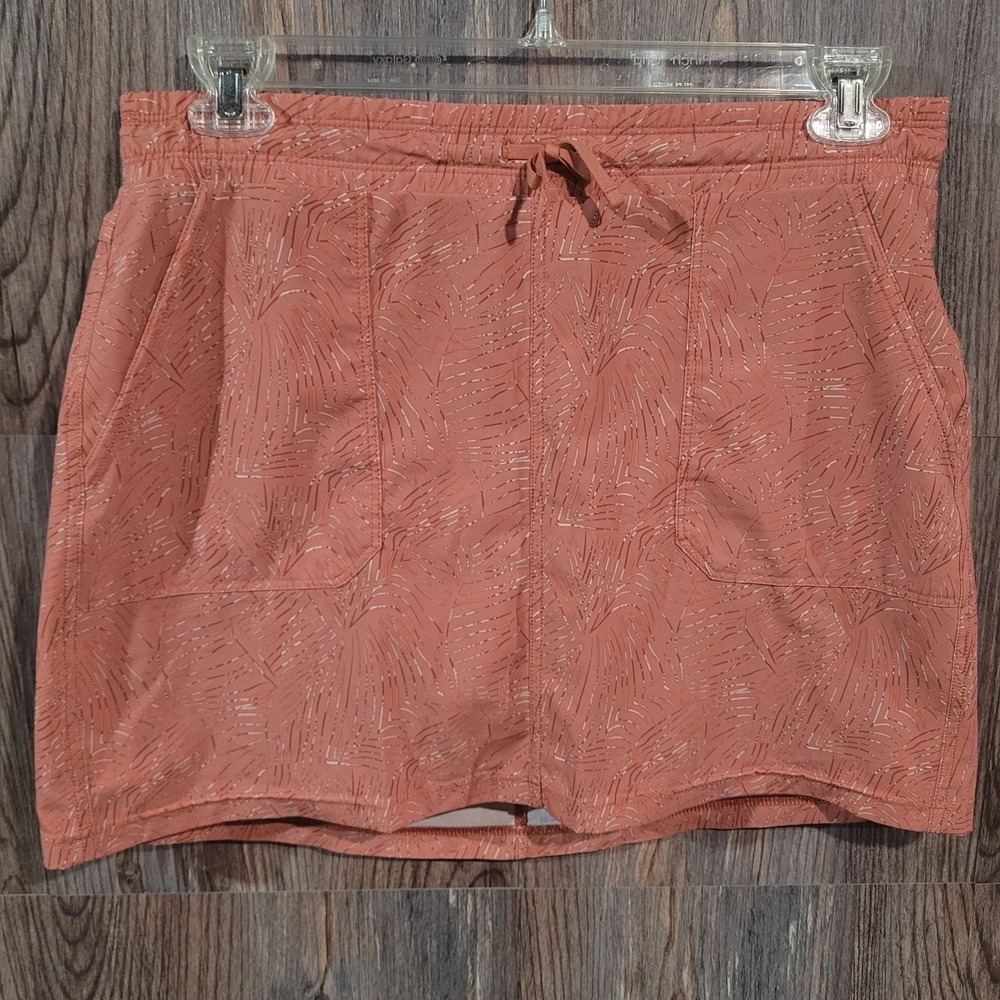 KUHL Vantage Skort Size M Abstract Orange Lightweight Quick Dry Cargo Pockets